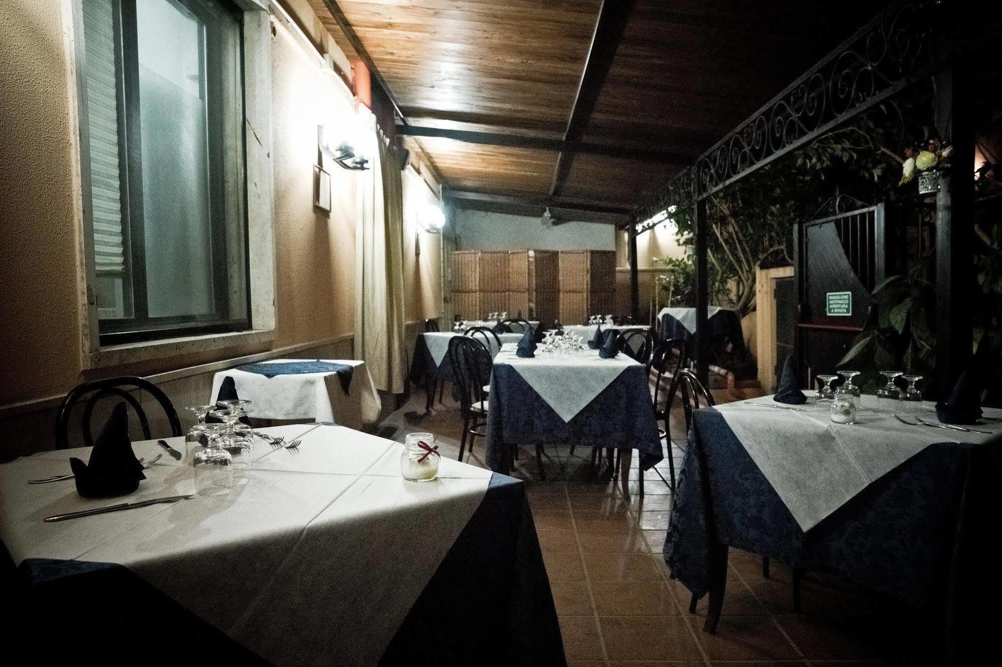 Hotel Artu 伊格莱西亚斯 外观 照片